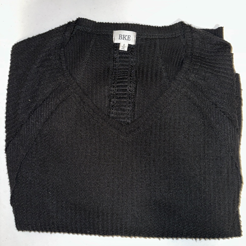 BKE Womens V-Neck Black Sweater